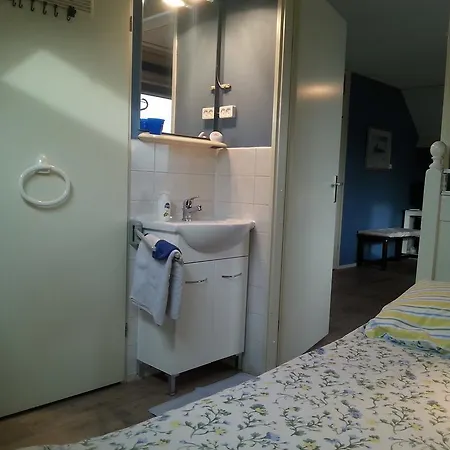 فندق مبيت وإفطار Fam. Elzinga *