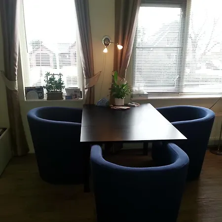 فندق مبيت وإفطار Fam. Elzinga *